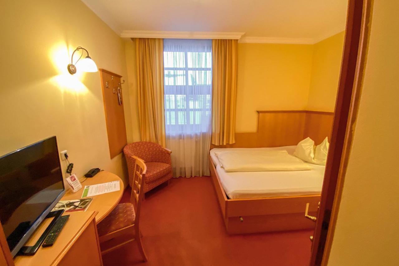 Landhotel Gasthof Bauboeck Andorf Exterior photo